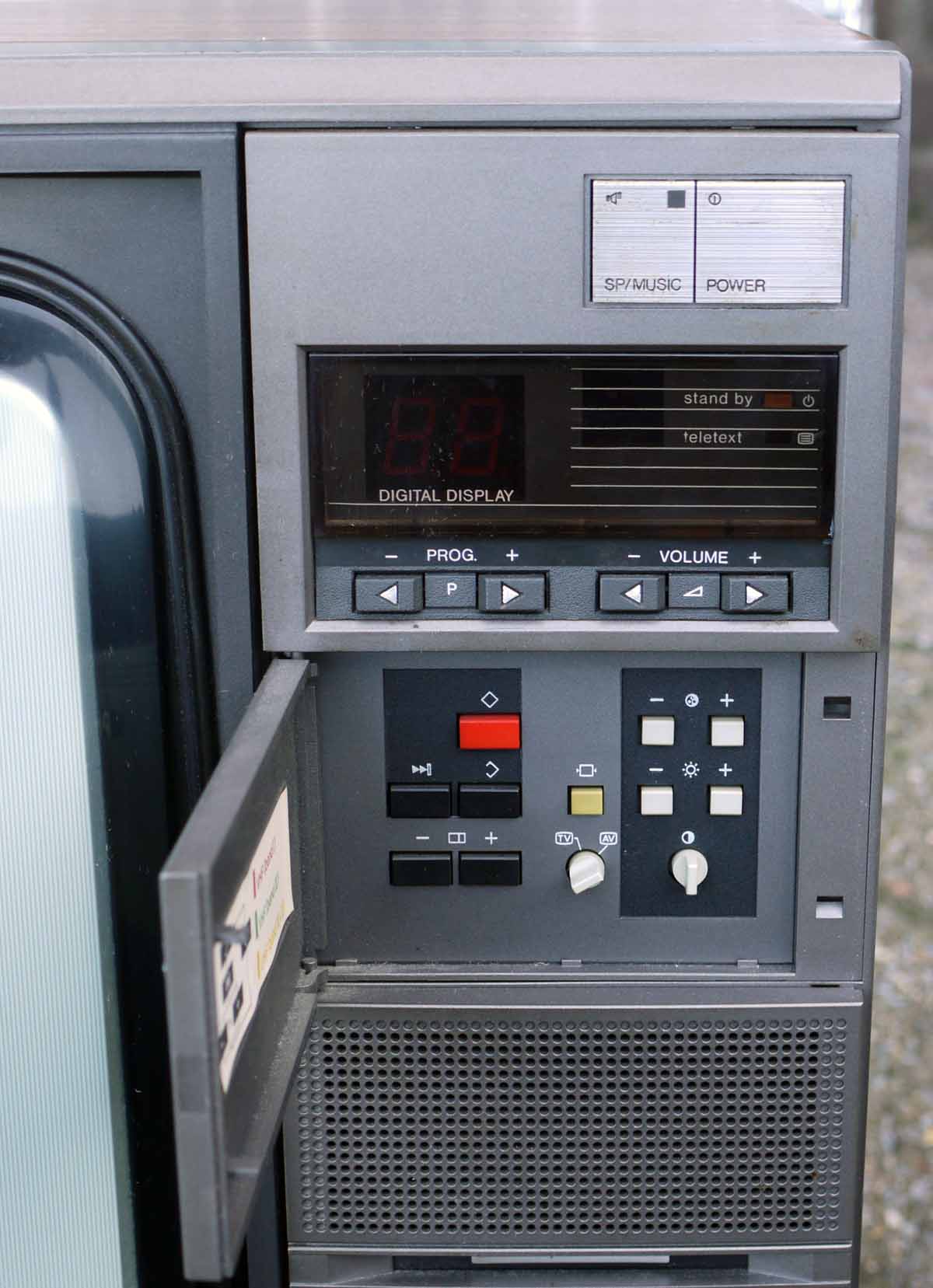 Philips 26CS5770/10Z chassis k40 1985